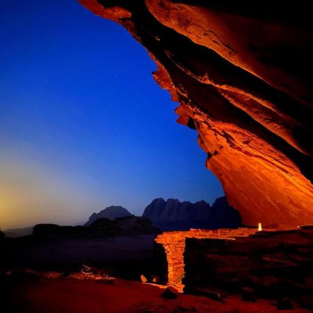 Wadi Rum Cave Camping Zewnętrze zdjęcie