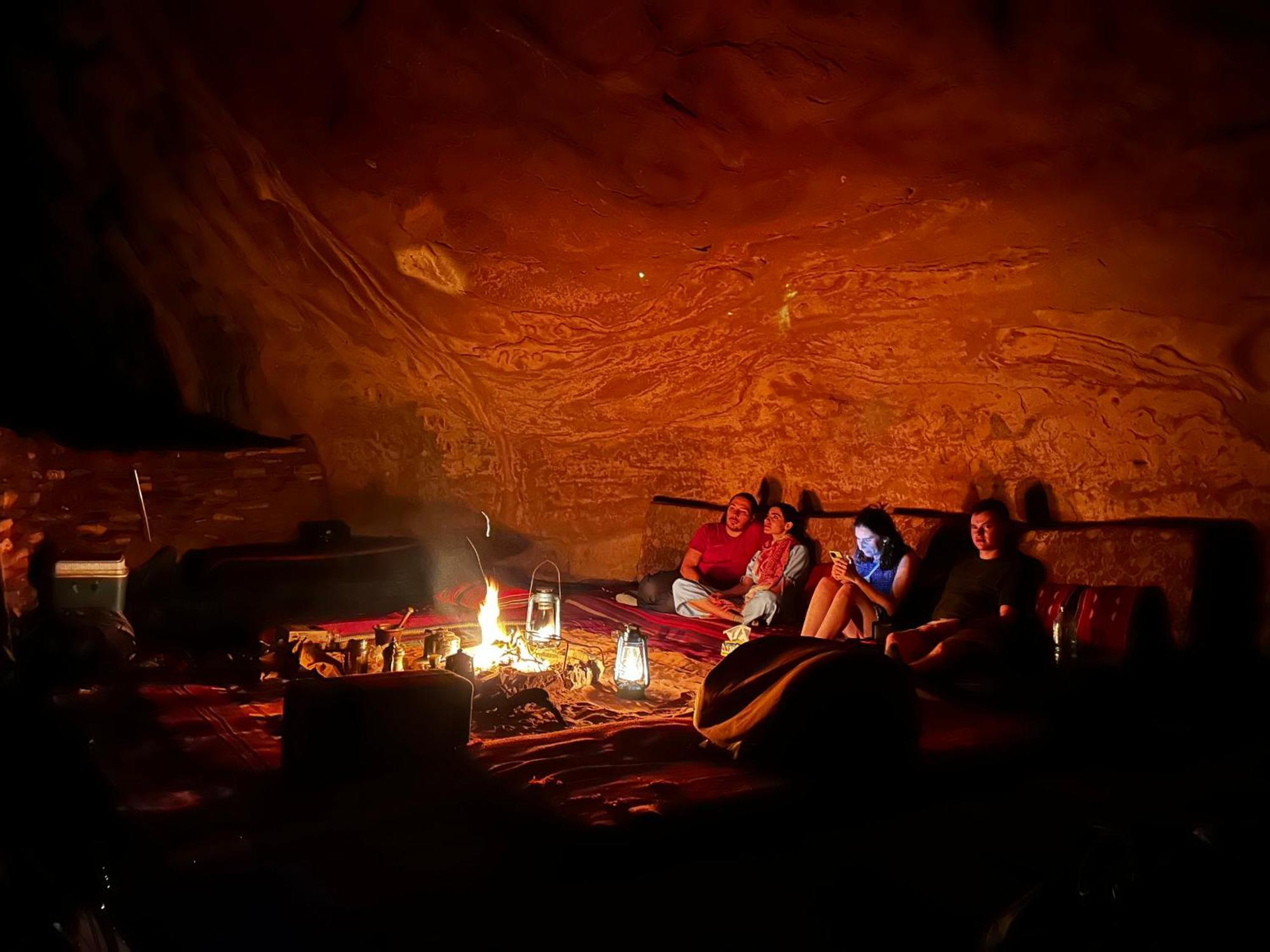 Wadi Rum Cave Camping Zewnętrze zdjęcie
